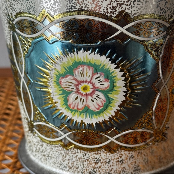 Vintage Beret Ware tin canister with lid gold blue flower design - Picture 3 of 11